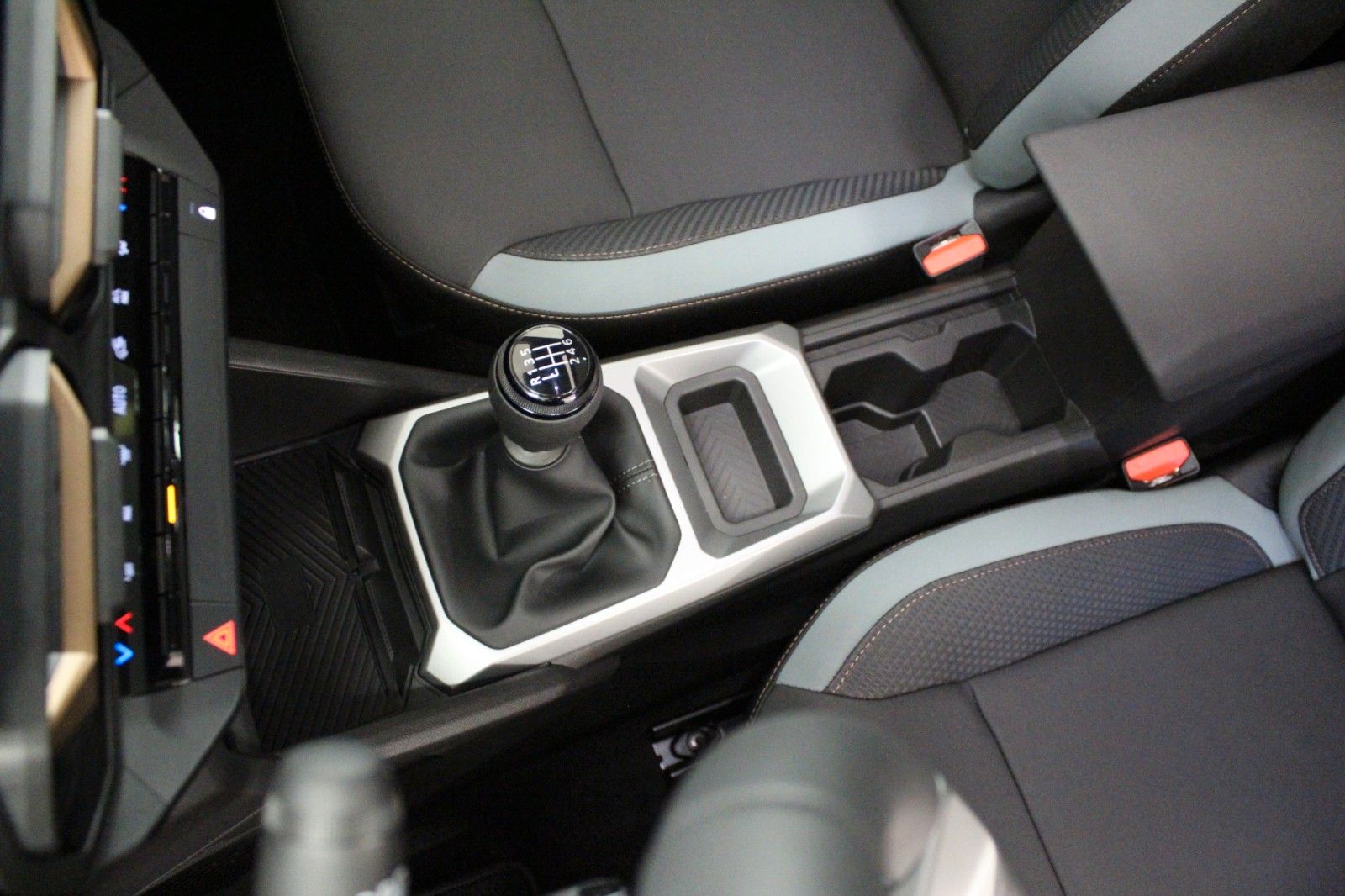 Fahrzeugabbildung Dacia Bigster mild hybrid-G 140 Extreme *Winter-Paket*