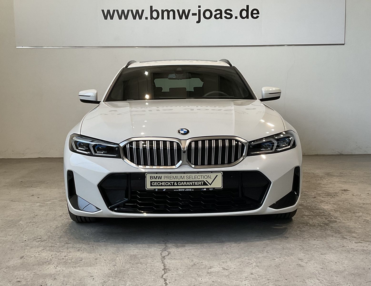 Fahrzeugabbildung BMW 330d xDrive Touring M Sportpaket