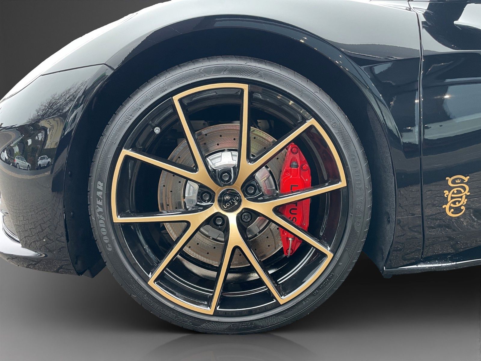 Fahrzeugabbildung Lotus Emira V6 SOC 1 of 10