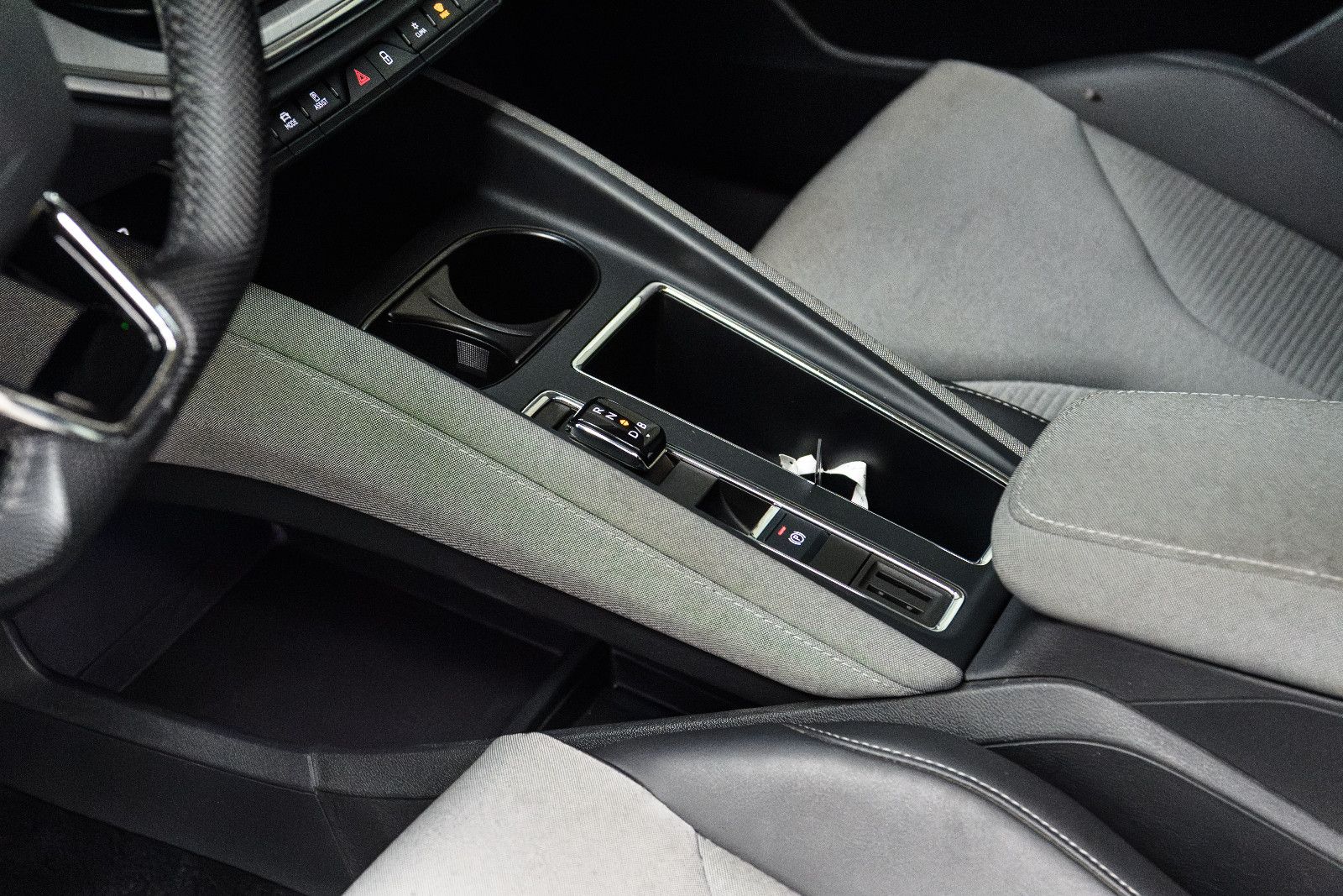 Fahrzeugabbildung SKODA Enyaq 80 +ACC +LED +CARPLAY
