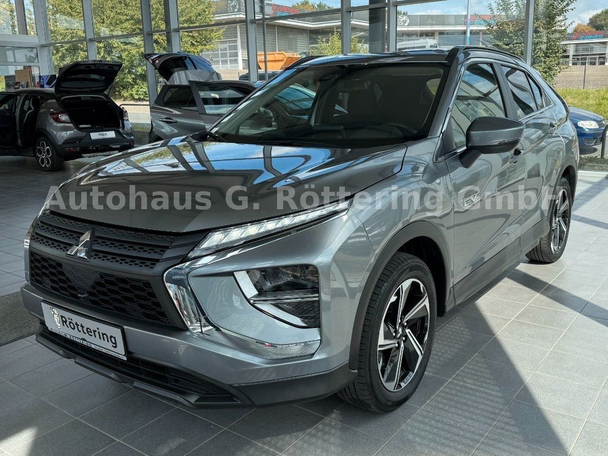 Fahrzeugabbildung Mitsubishi Eclipse Cross 2.4 PHEV 4WD +Kam +BT +SHZ +SOH97%