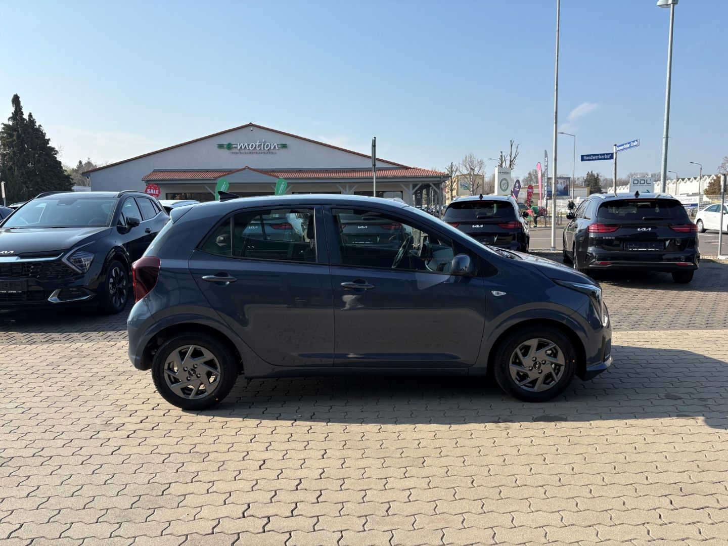 Fahrzeugabbildung Kia Picanto Vision Verkehrszeicherk Rückfahrkamera A