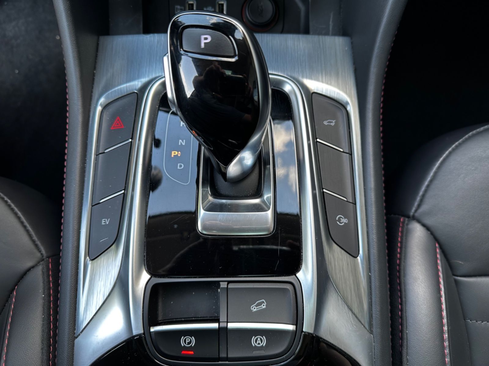 Fahrzeugabbildung MG EHS 1.5 T Luxury NAVI 360Grad LEDER