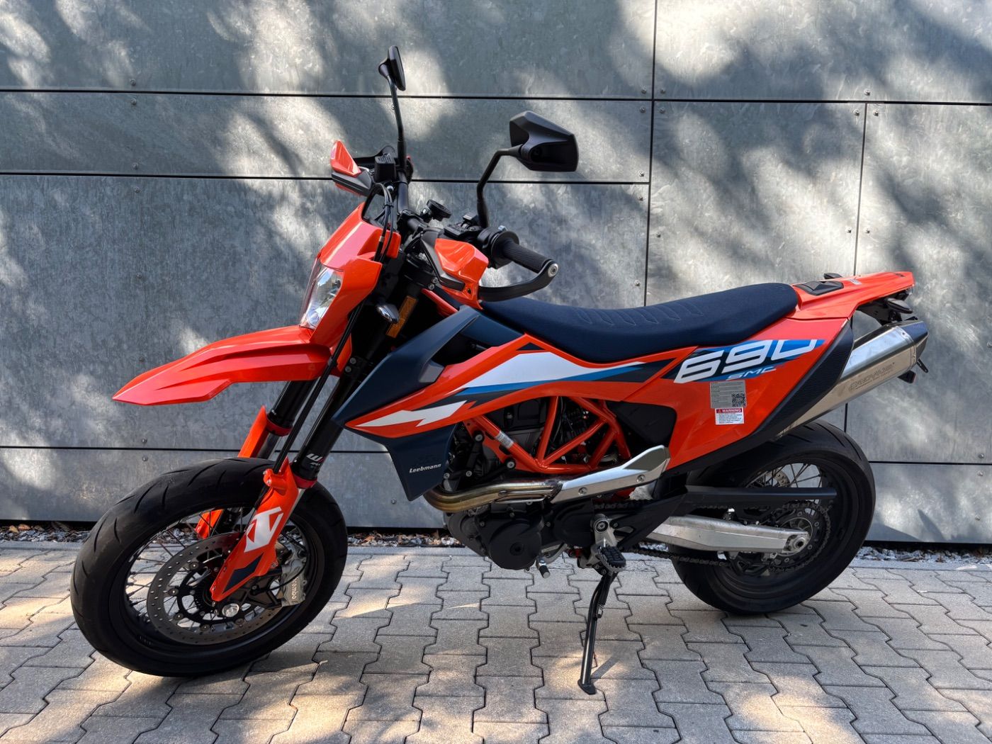 Fahrzeugabbildung KTM 690 SMC-R kurzer Kennzeichenhalter Remus