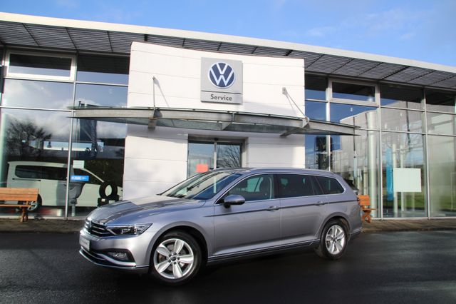 Volkswagen Passat Variant Elegance TDI DSG AHK+Navi+Matrix