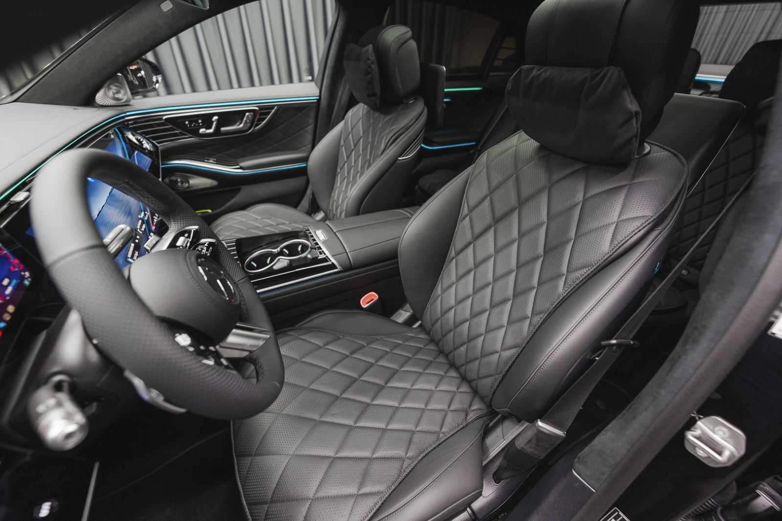 Fahrzeugabbildung Mercedes-Benz S 450 4M Lang MY27 Facelift AMG Plus Fond TV