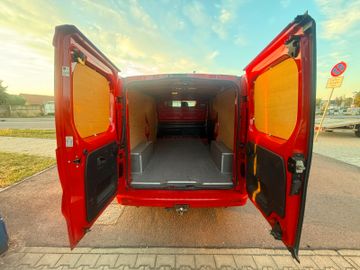 Opel Vivaro - 8
