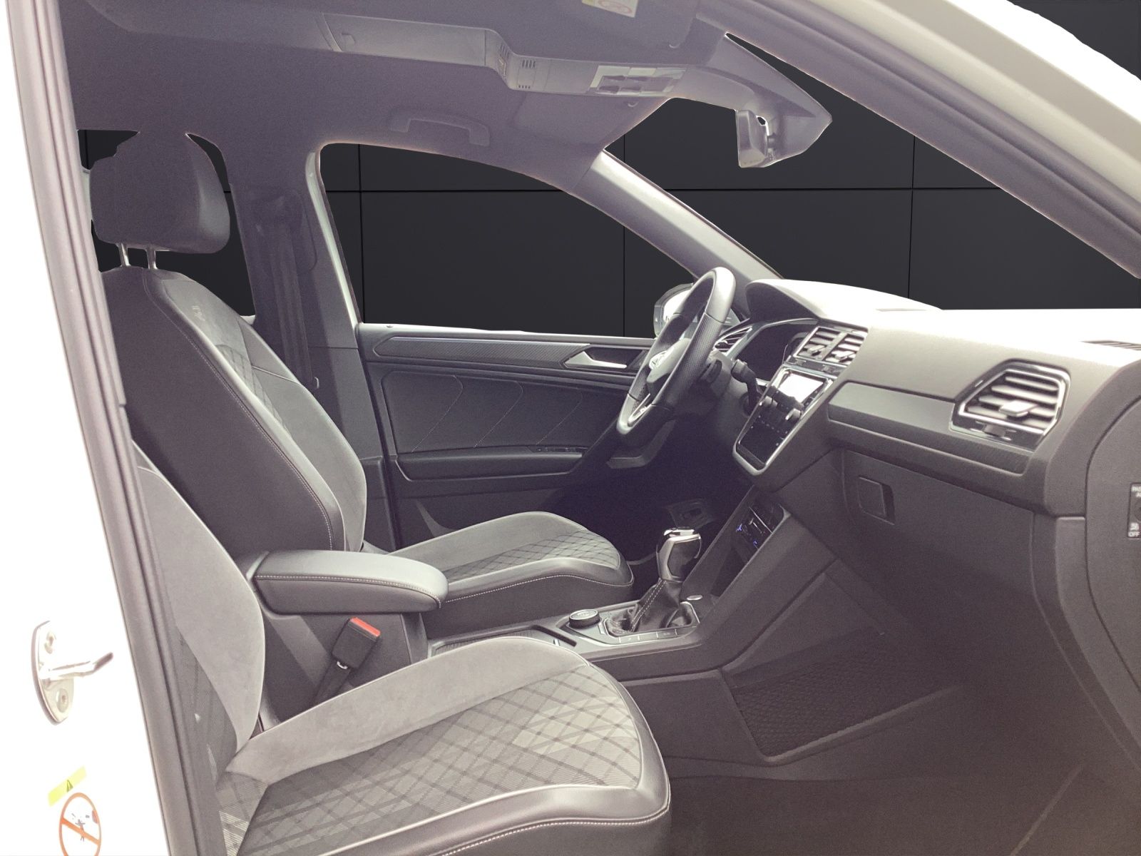 Fahrzeugabbildung Volkswagen Tiguan Allspace R-Line 4M TDI DSG IQ.Light ACC A