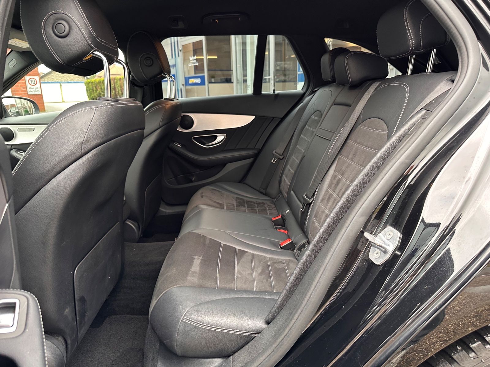 Fahrzeugabbildung Mercedes-Benz C 220 d T-Modell AMG Line Autm. LED/Navi/GRA/PDC