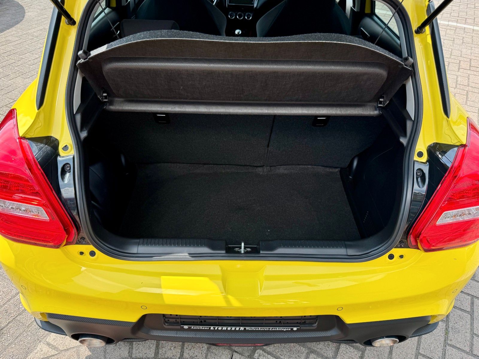 Fahrzeugabbildung Suzuki Swift Sport 1.4 Hybrid Turbo Black-Line