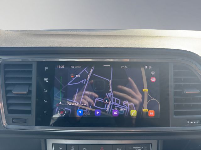 Ateca PDC SHZ KAMERA NAVI AHK ACC FACEL. LED