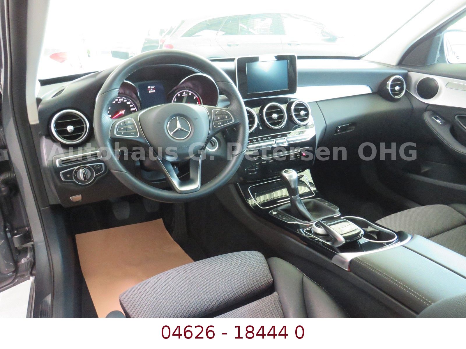 Fahrzeugabbildung Mercedes-Benz C 180 CGI*6-Gang*NAVI*Einpark*Sitzhei*Spiegel*Te
