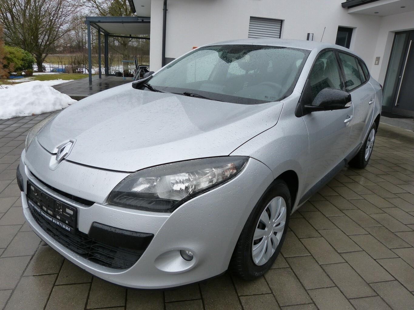 Renault Megane 2014 — rear view