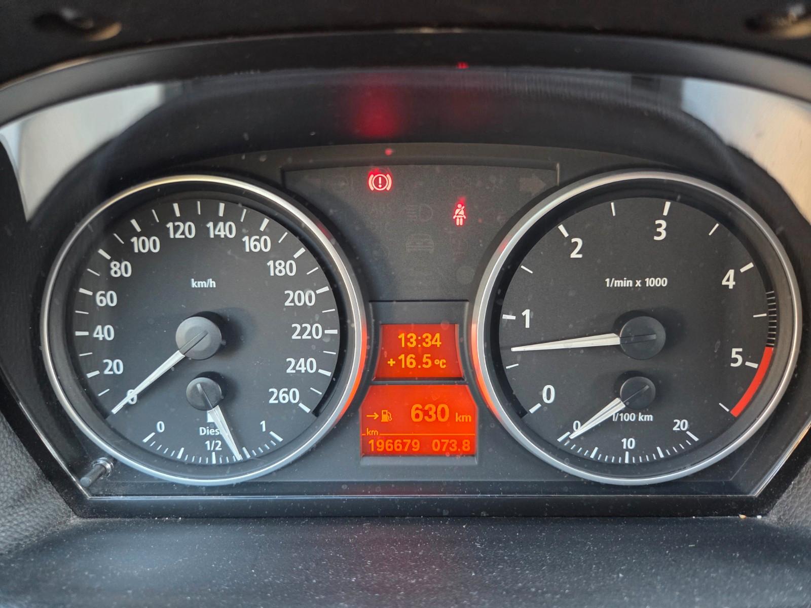 BMW 330 2006 — photo 7