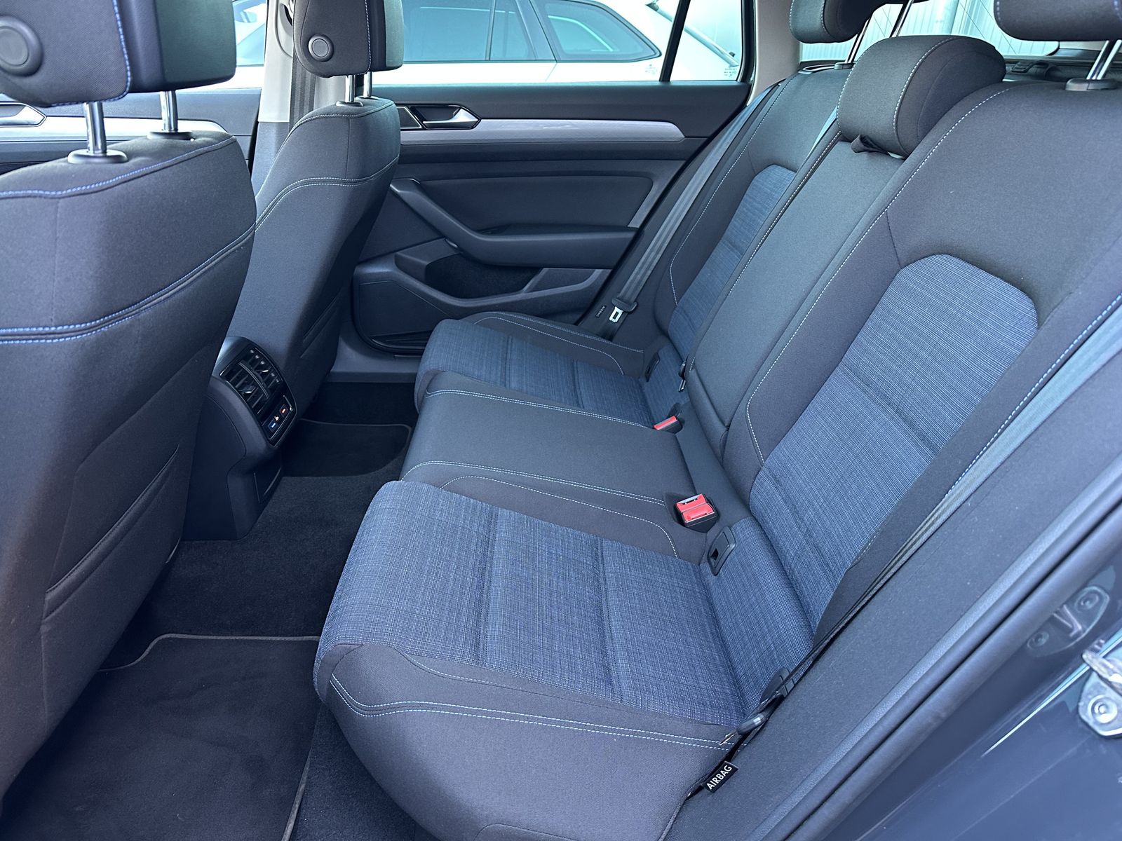 Fahrzeugabbildung Volkswagen Passat GTE 1.4 TSI DSG Hybrid NAV+LED+KAMERA+PP