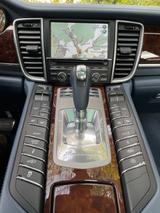 Porsche Panamera Turbo PDK Scheckheft - blaue Porsche Panamera