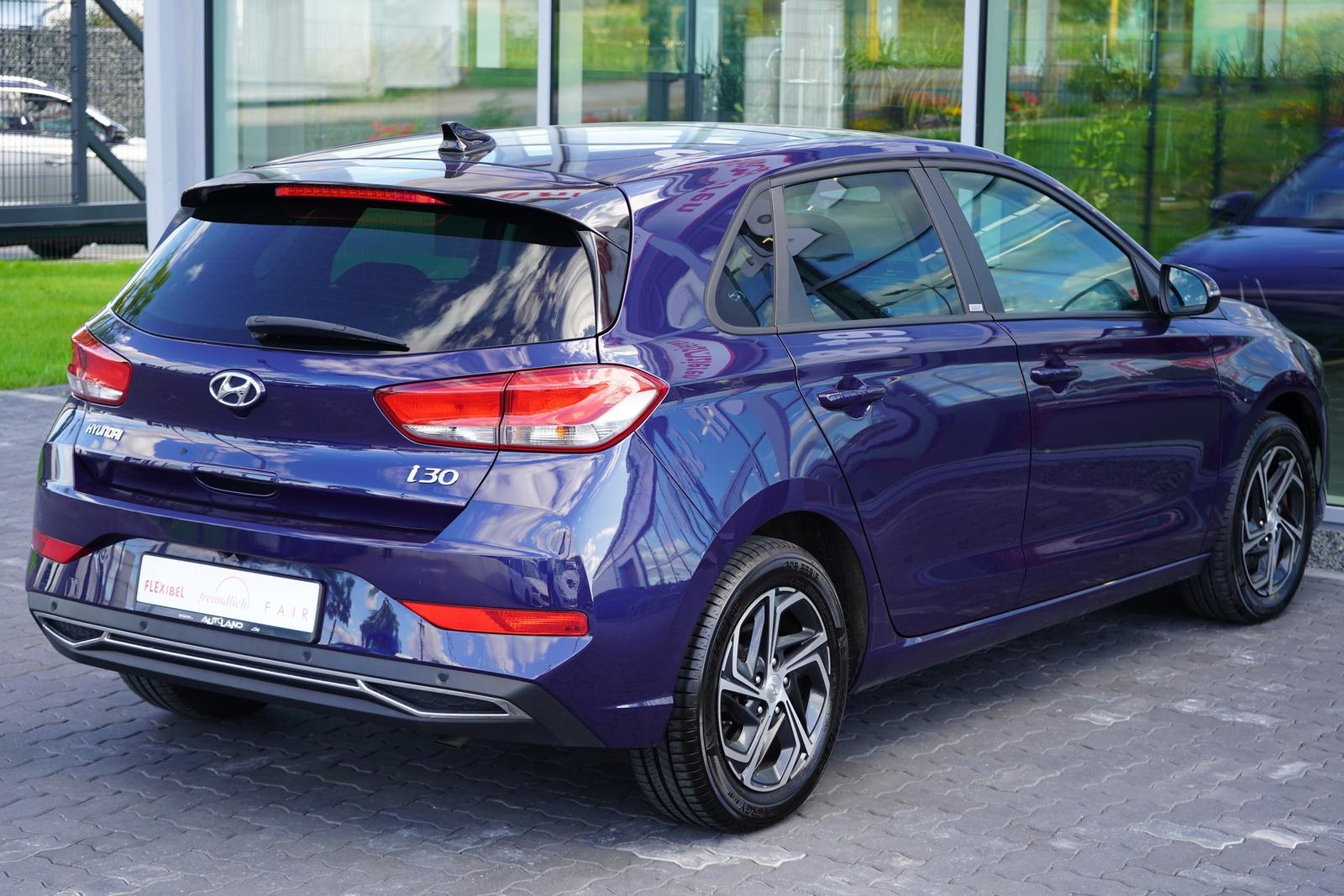 Hyundai i30 1.5 LED Navi Panorama Kamera Tempomat DAB