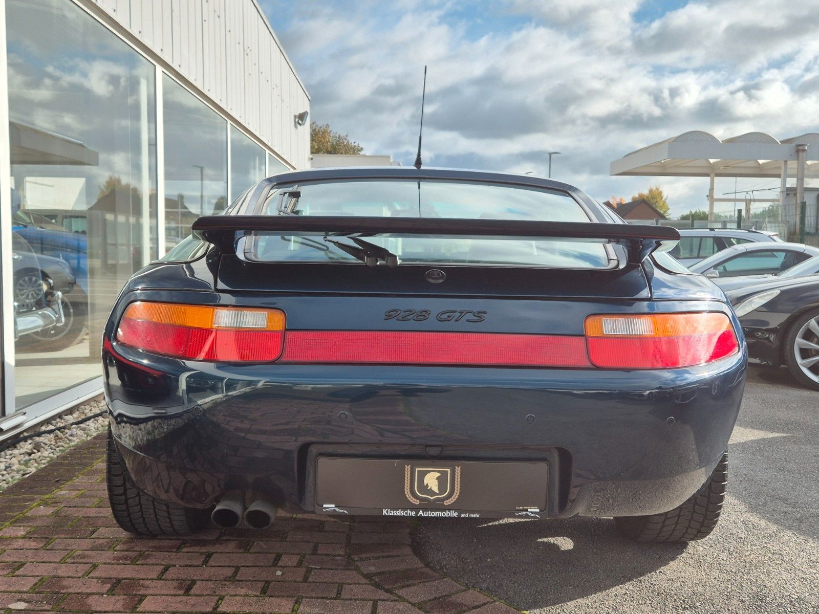 Fahrzeugabbildung Porsche 928 GTS/Deutsch/Kpl. Historie/SD/Blau mit grau