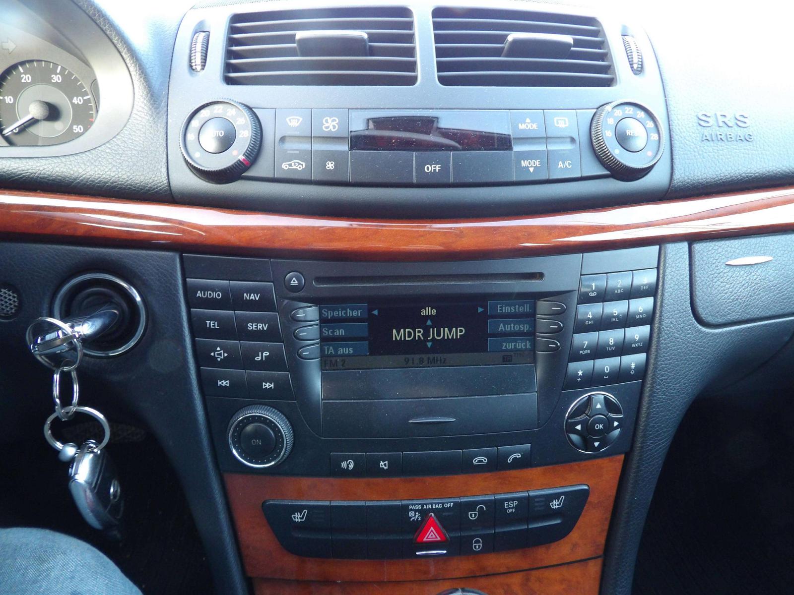 Mercedes-Benz E280 2007 — photo 22