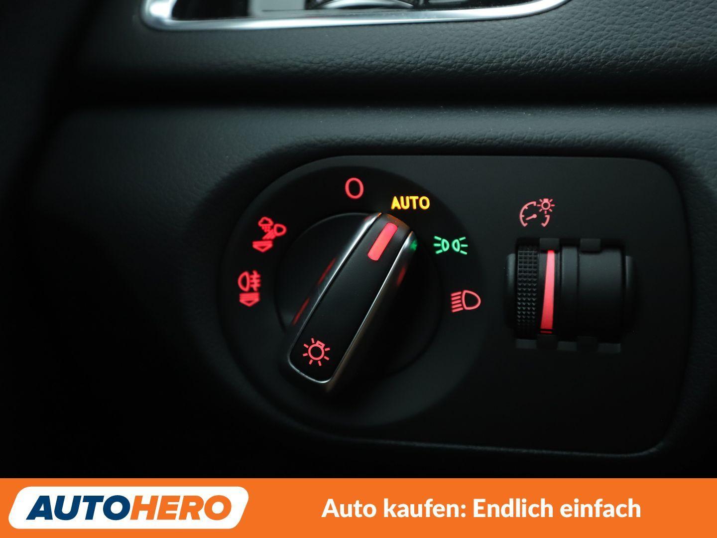 Audi Q3 2.0 TFSI quattro Sport Aut.*NAVI*LED*TEMPO*