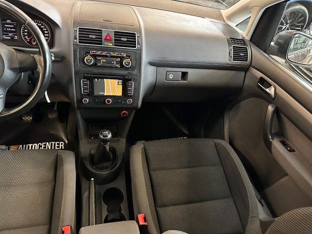 MYAUTOCENTER – Gebraucht- und Jahreswagen mit Werkstattservice in Pfaffenhofen Volkswagen Touran Comfortline *7-Sitzer*Freisprech*Klima*