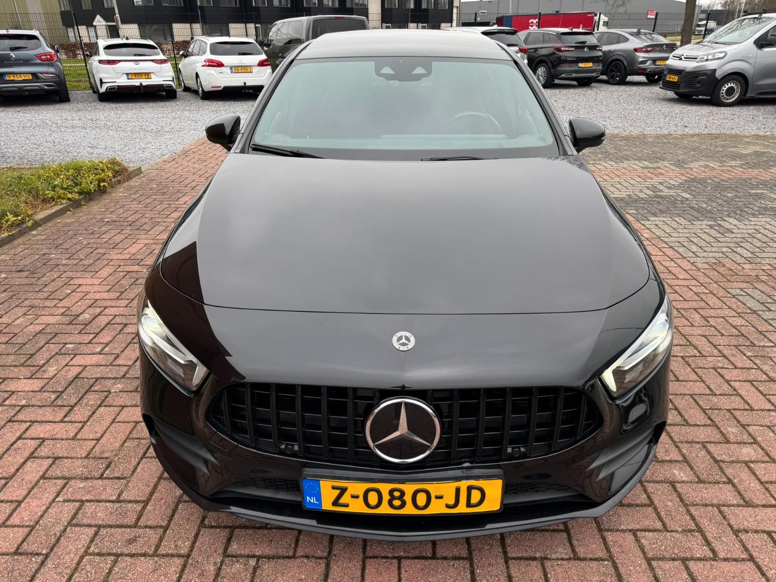 Mercedes-Benz A 250 e Edition AMG, Pano, Burmester, Head up,