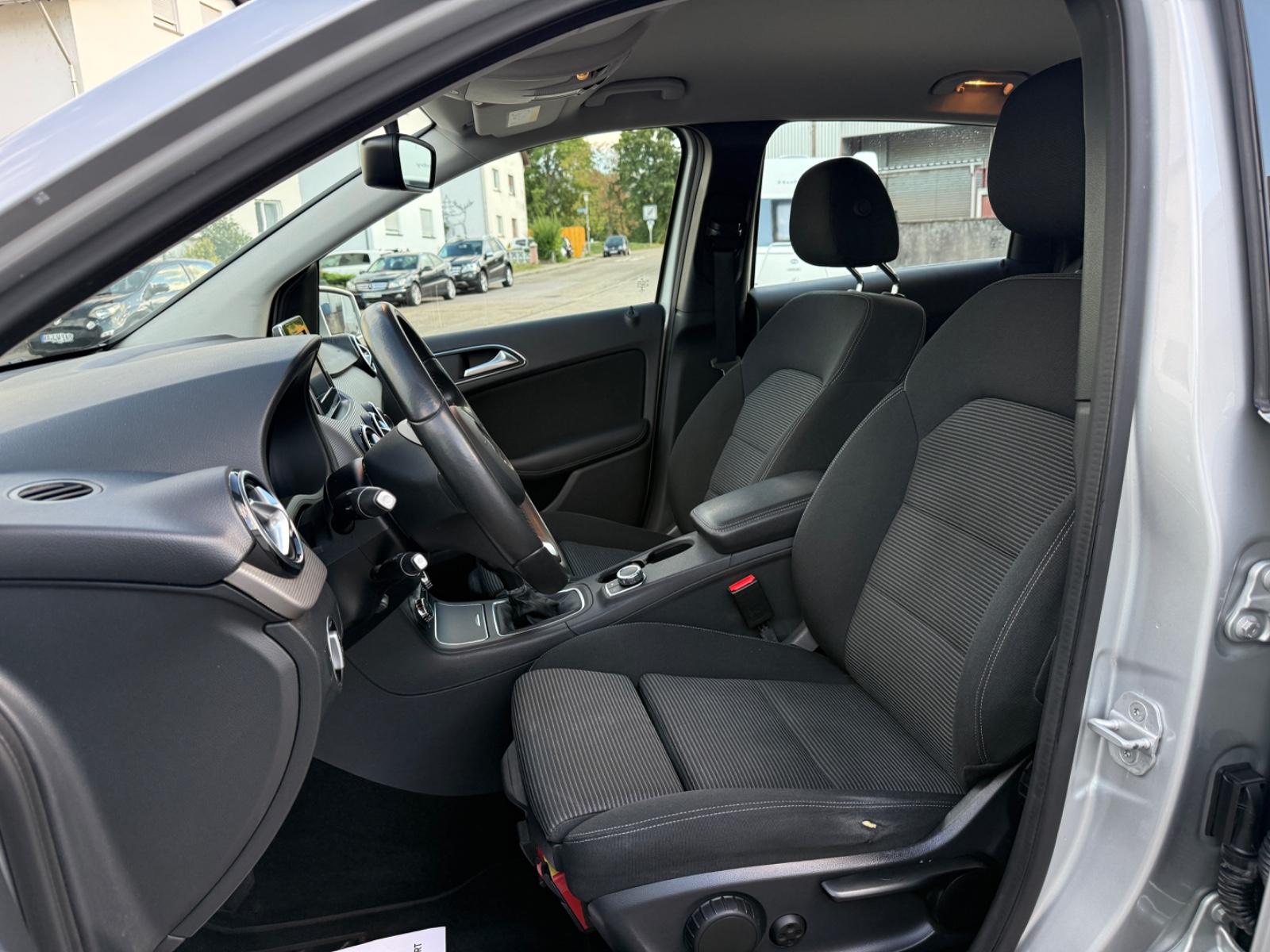 Mercedes-Benz B 180 BlueEfficiency Edition *82tkm* LED Shzg