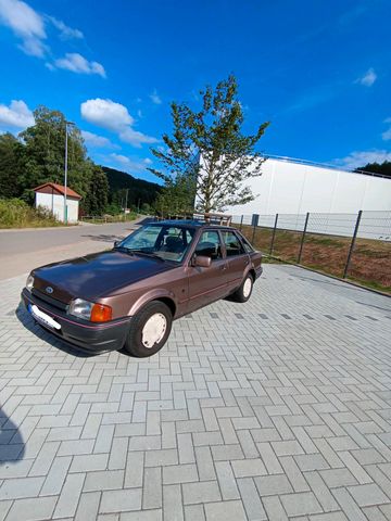 Ford Escort Baujahr 1989 TÜV 05/2025