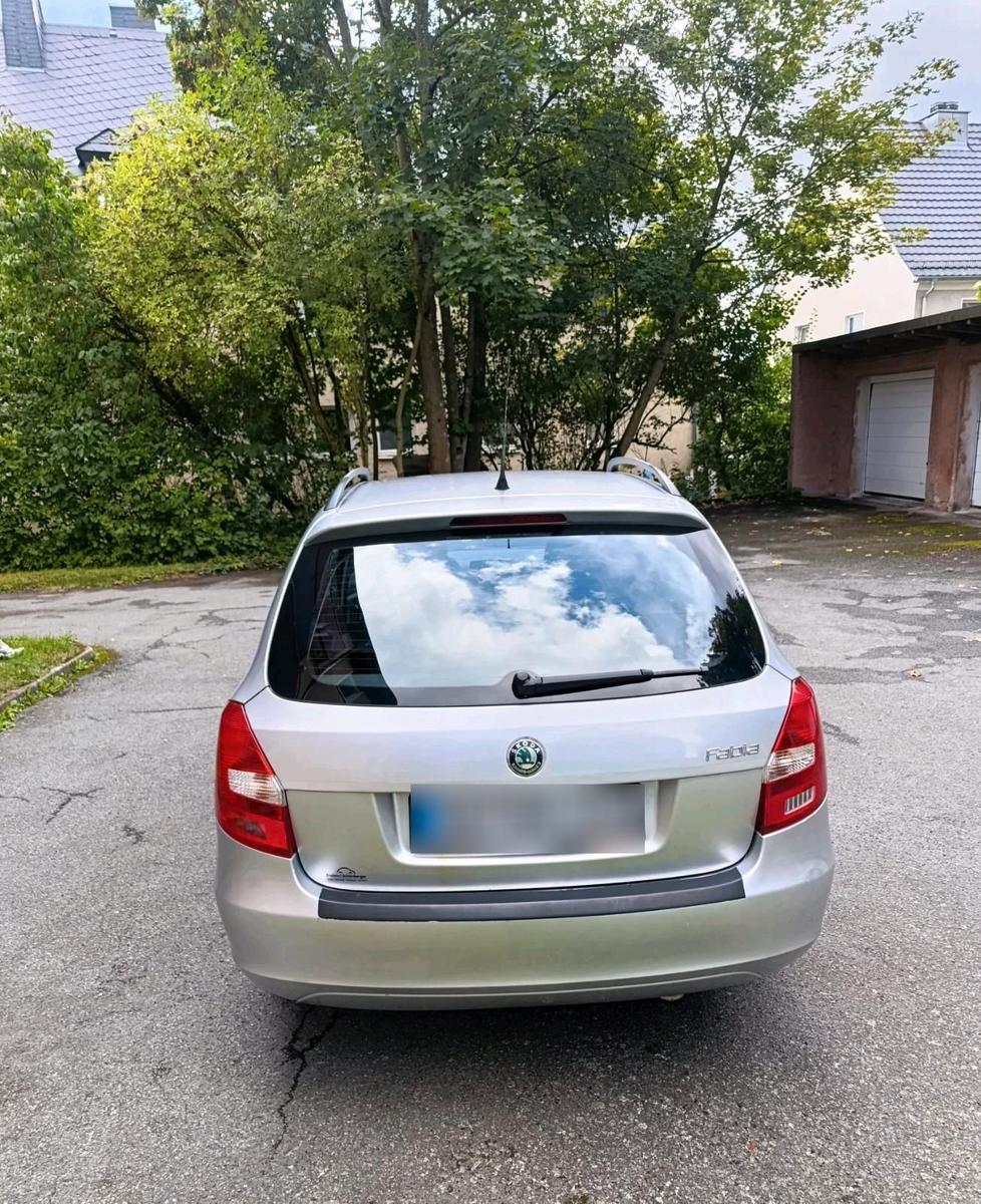 Skoda Fabia 2009 — rear view