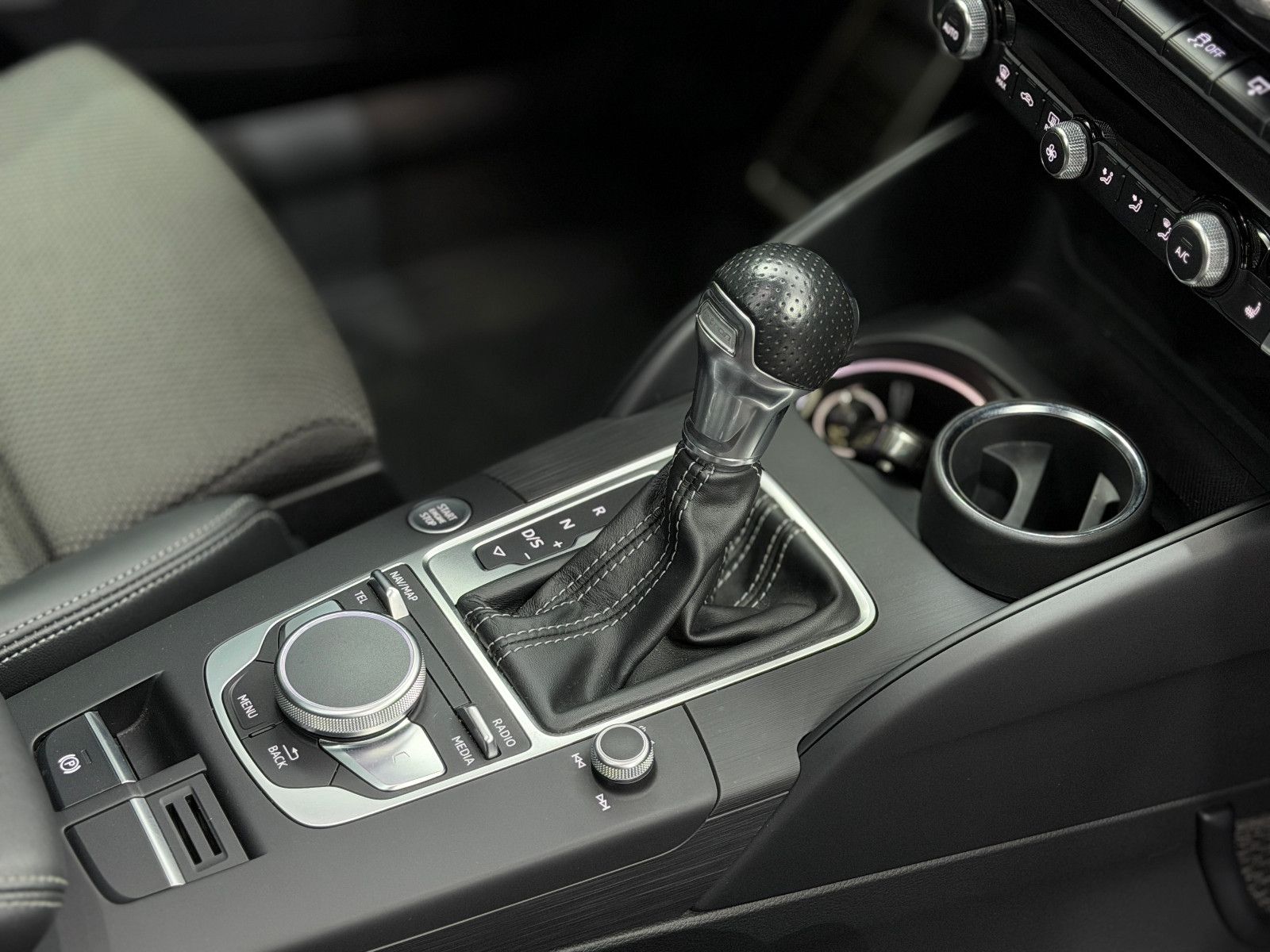 Fahrzeugabbildung Audi A3 Sportback e-tron s-line |AHK|PANO|NAVI