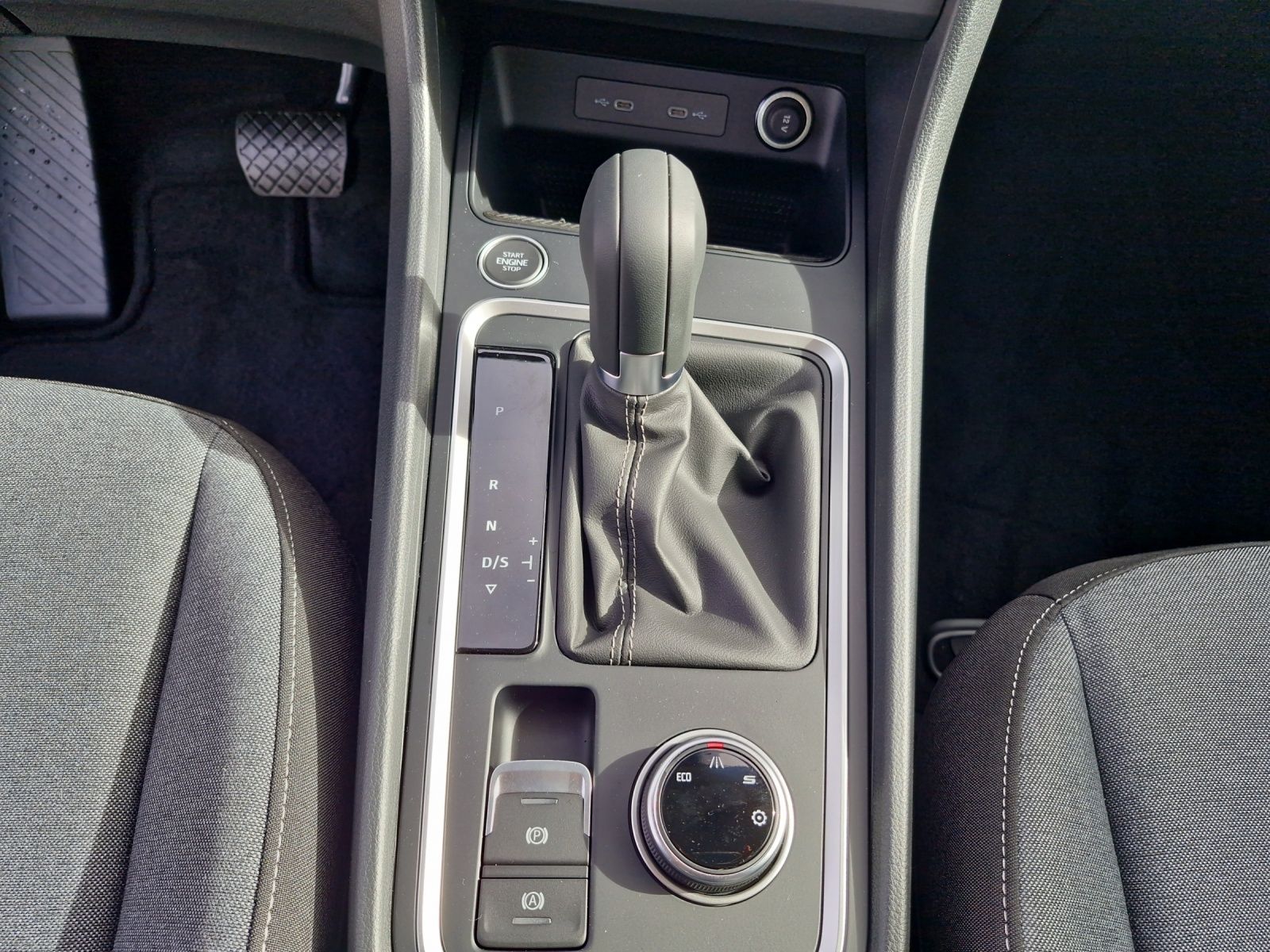 Fahrzeugabbildung SEAT Ateca Style Edition 1.5 TSI DSG ACC LED KAMERA