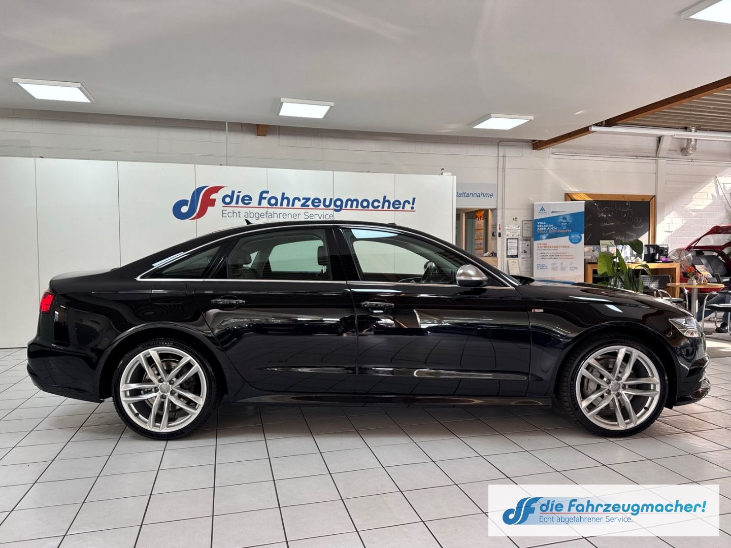 Fahrzeugabbildung Audi A6 3.0 TDI quattro S line Sportpaket HUD Luftfed