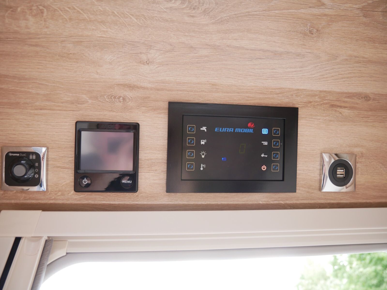 Fahrzeugabbildung Eura Mobil Profila T 726 QF Luminary -S SAT/SOLAR/VeloSlide