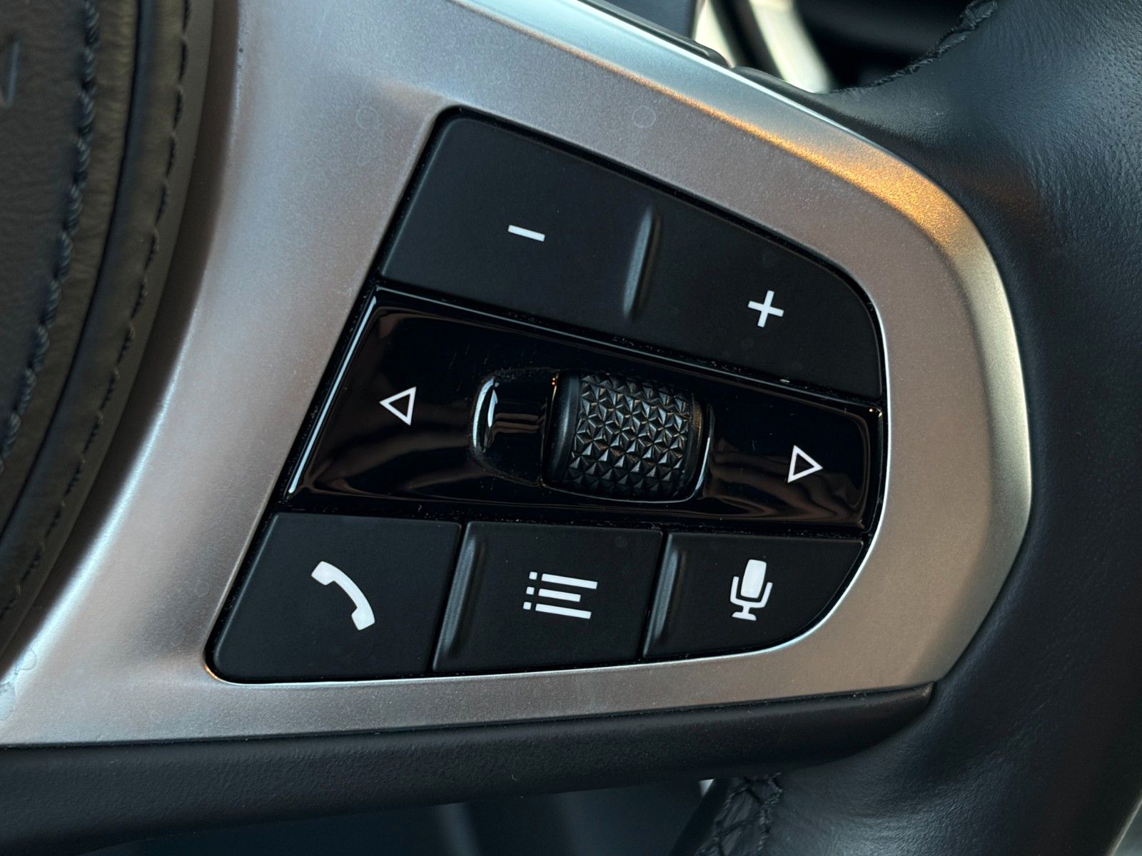 Fahrzeugabbildung BMW 320e G21 Touring M Sport Galvanik Akustik HiFi