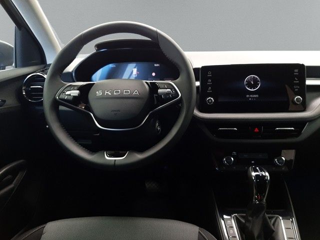 Fahrzeugabbildung Skoda Fabia Tour 1.0TSI DSG AHK SHZ PDC Kamera 16"