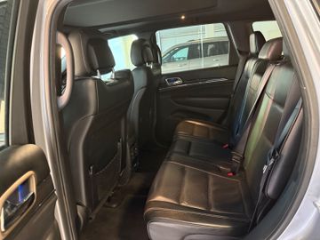 Jeep Grand Cherokee - 9
