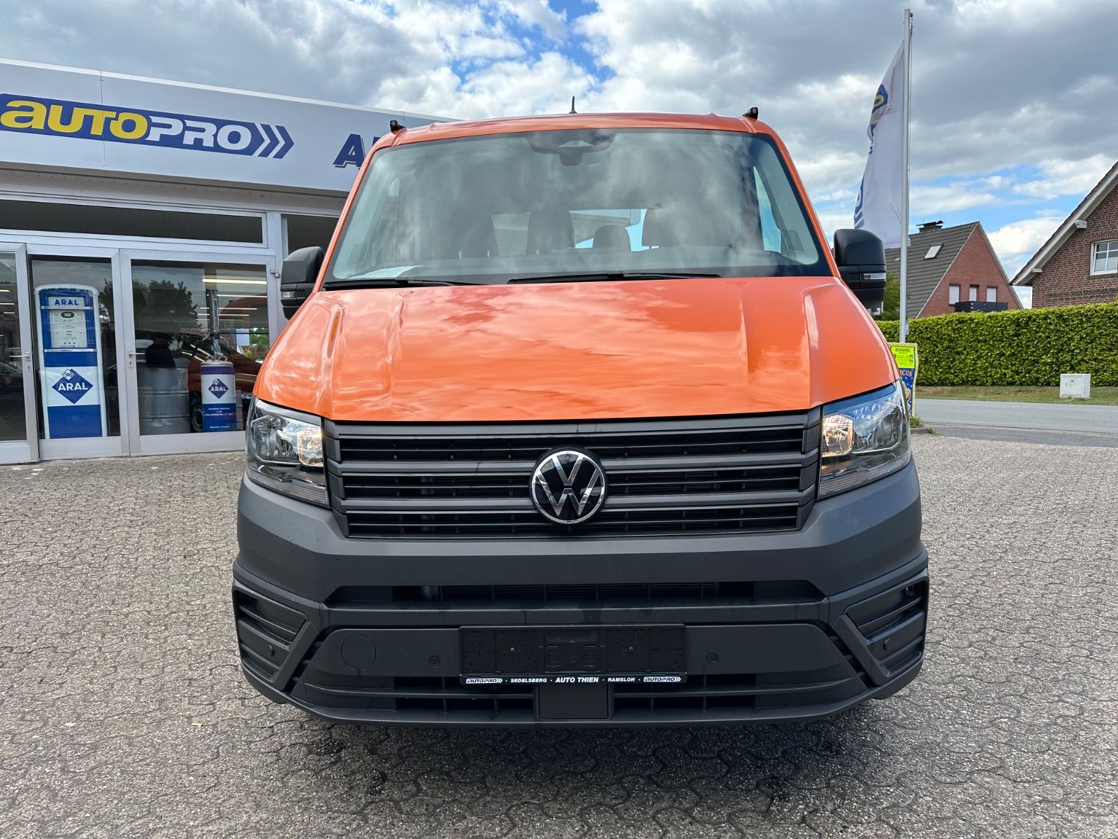 Fahrzeugabbildung Volkswagen Crafter Pritsche 35 DOKA MR 2.0 TDI Klima/GRA