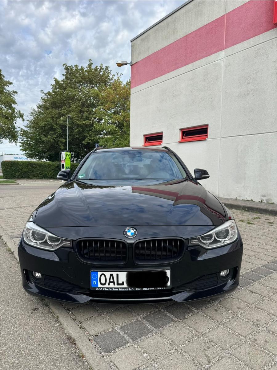 BMW 318 2013 — interior