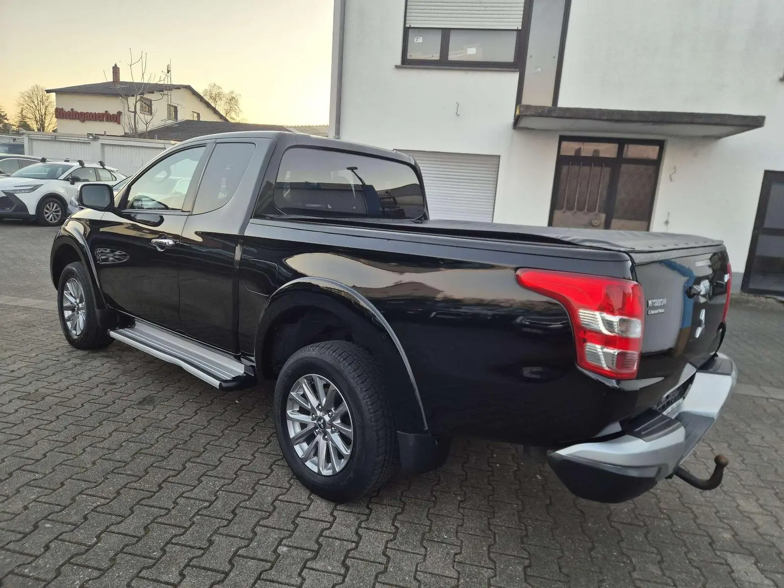 Mitsubishi L200 Plus Club Cab 4WD *AHK 3.0 To. / Top Optik*