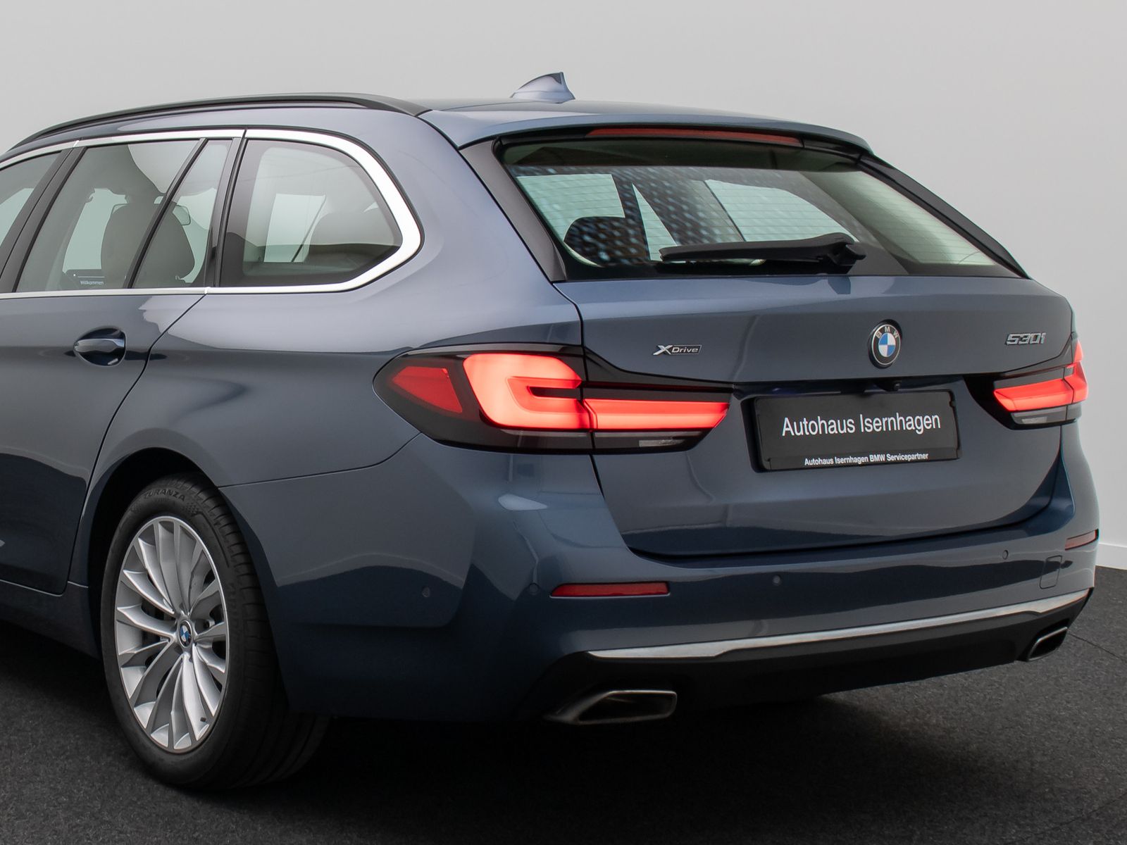 Fahrzeugabbildung BMW 530i xD LuxuryLine HUD Laser 360°Komfort 4xKlima