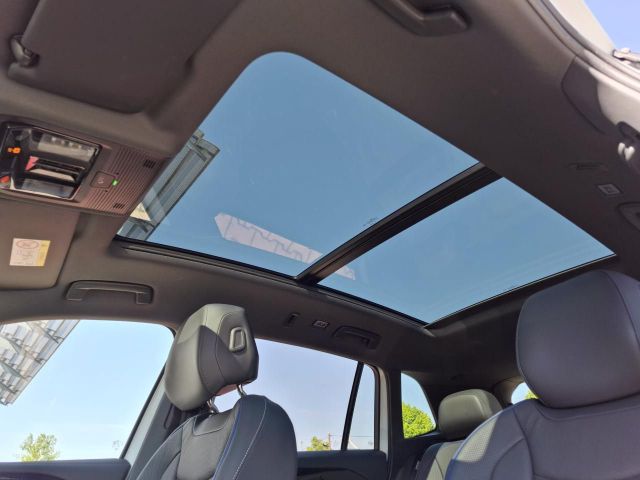 TIGUAN 2.0 TDI DSG R-LINE+IQ.LIGHT+AZV+360 ?
