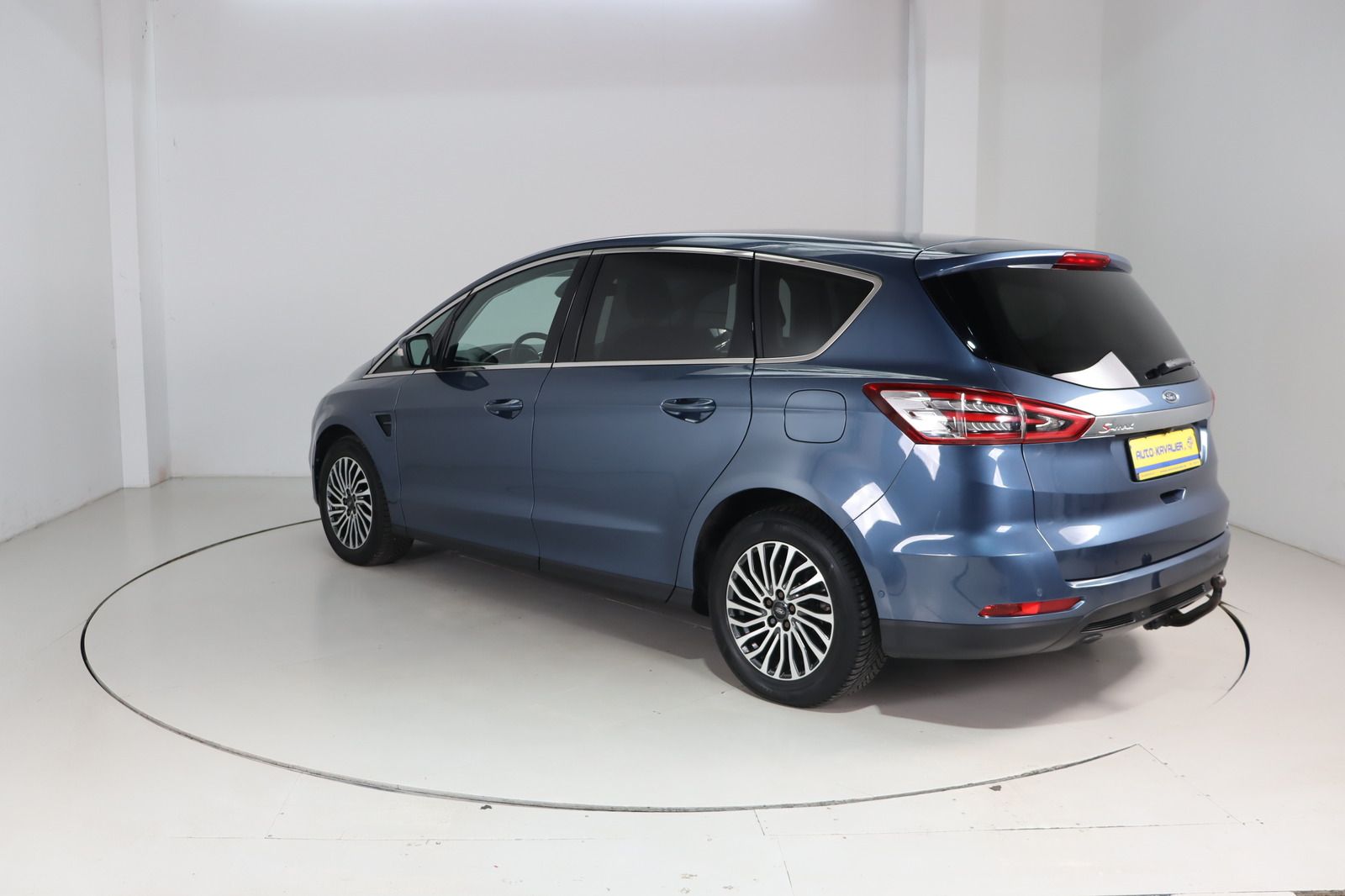 Fahrzeugabbildung Ford S-MAX * Massage * RFK * Pano Titanium