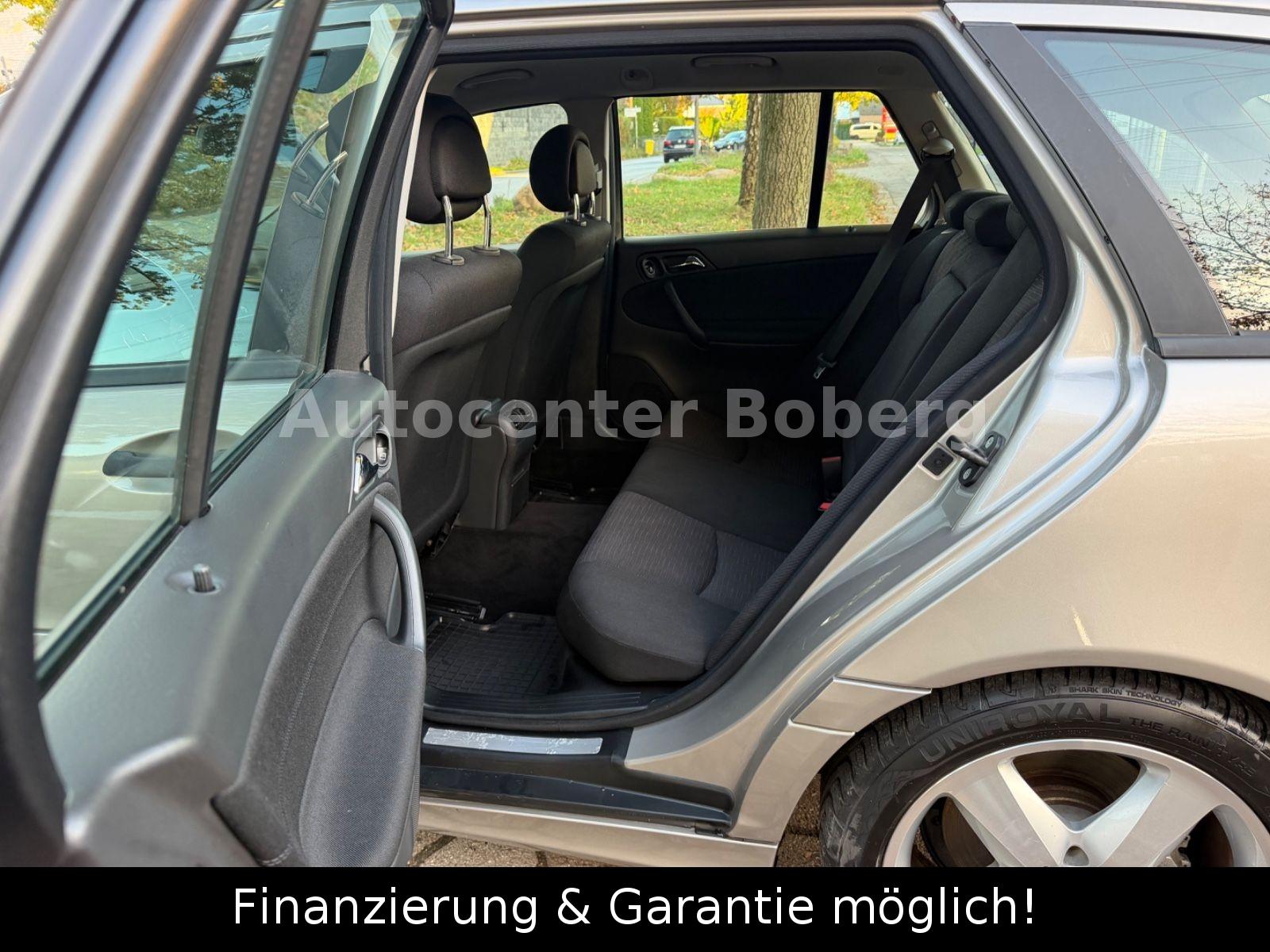 Mercedes-Benz C200 2004 — photo 10