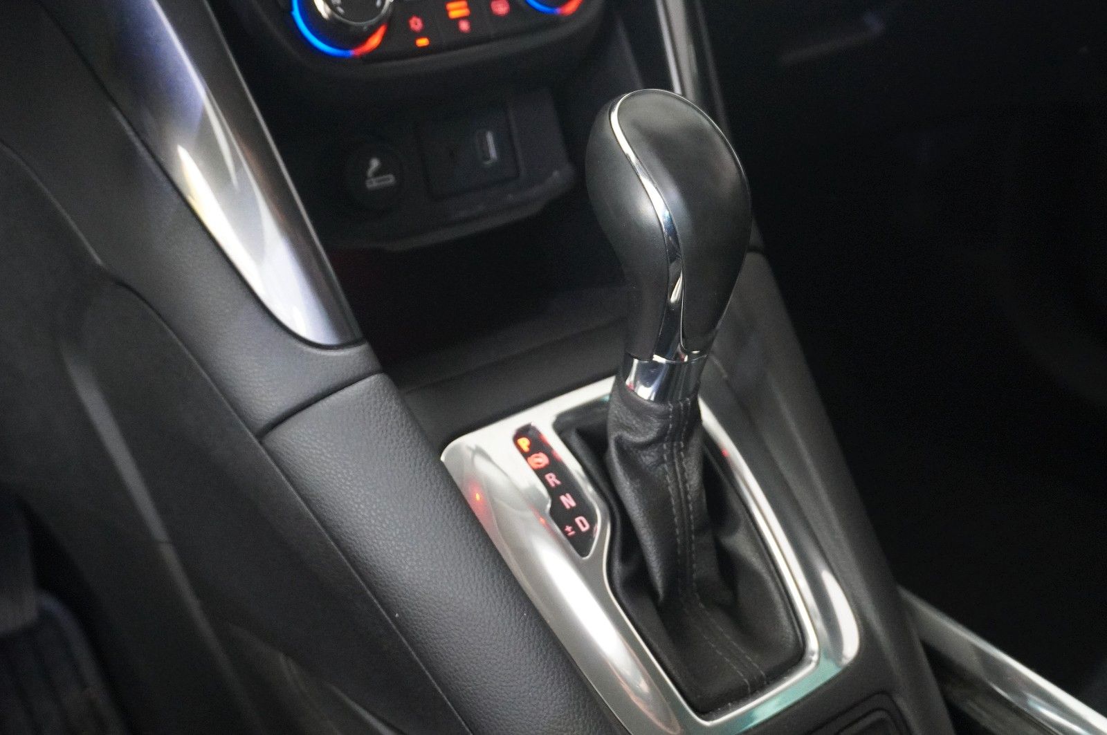 Fahrzeugabbildung Opel Zafira C Tourer 1.6T INNO. 7-SITZ NAVI/SHZ/SPORT