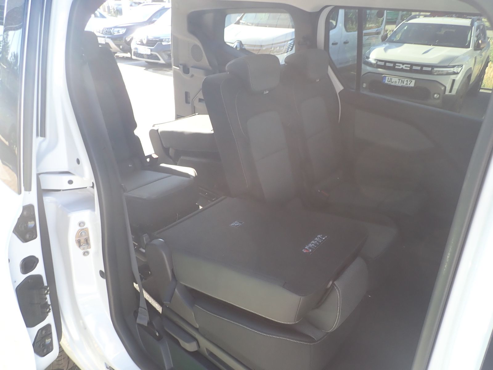 Fahrzeugabbildung Renault Kangoo PKW Techno TCe 130 EDC (L2) 7 Sitze