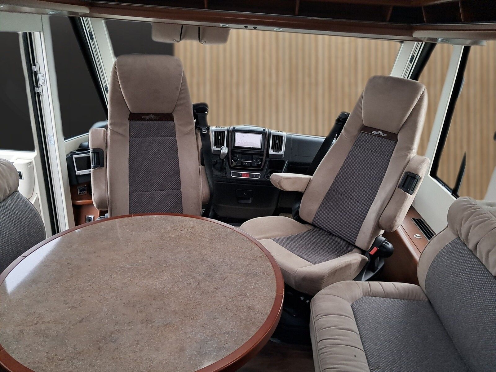 Fahrzeugabbildung Carthago chic e-line I 50 Yachting Solar, TV, Luftfederun