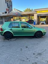 Volkswagen Golf 4 105 ps benzin 1.6 2001 bau jahr Sch... - Volkswagen Golf aus 2001: Kombi