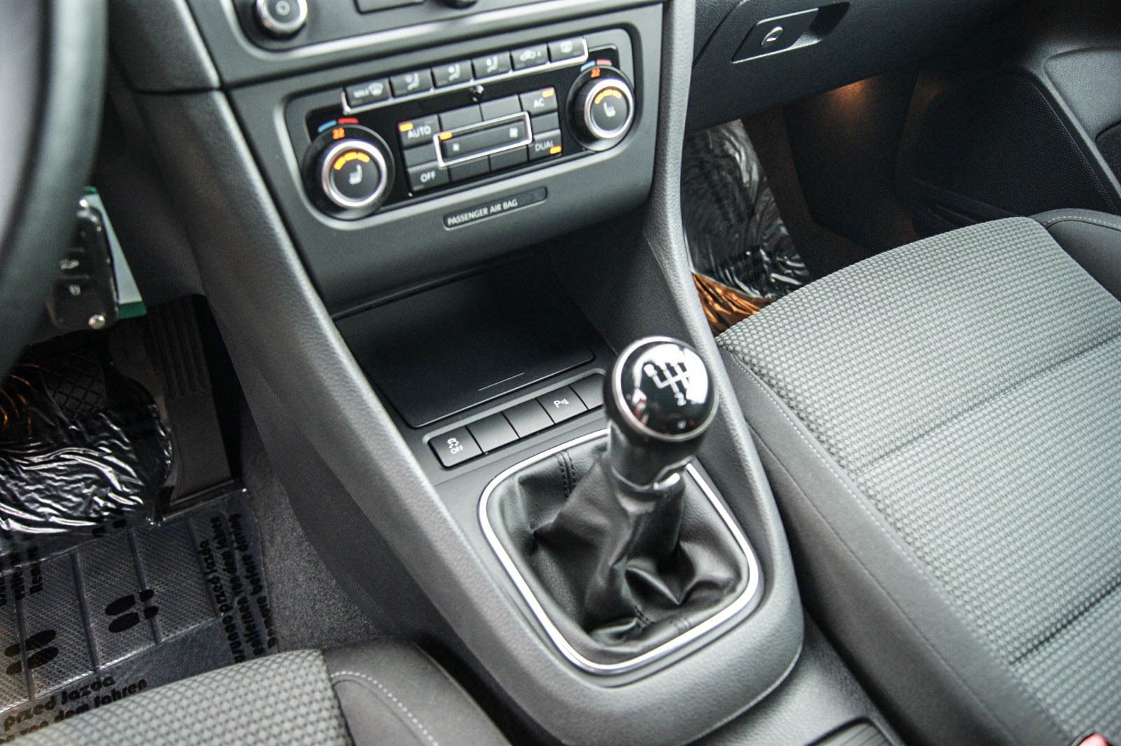 Fahrzeugabbildung Volkswagen Golf VI Cabriolet 14TSI NAVI WINTER PDC GEPFLEGT