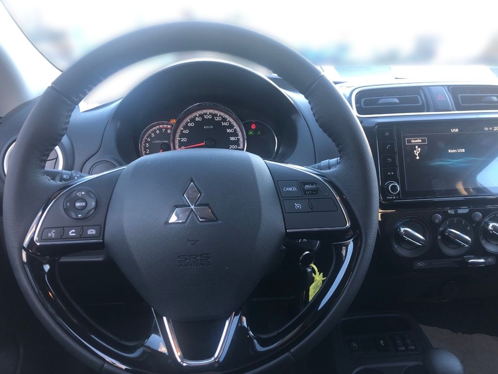 Fahrzeugabbildung Mitsubishi Space Star Select+ 1.2 MIVEC ClearTec 5-Gang