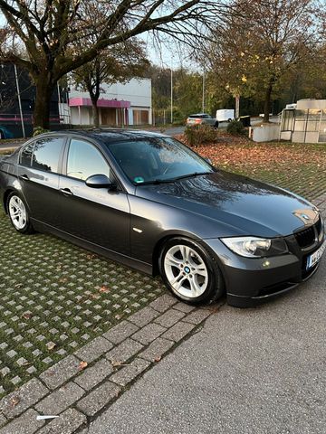 BMW Bmw e90 318 Limousine Leder Klima TOP ZUSTAND